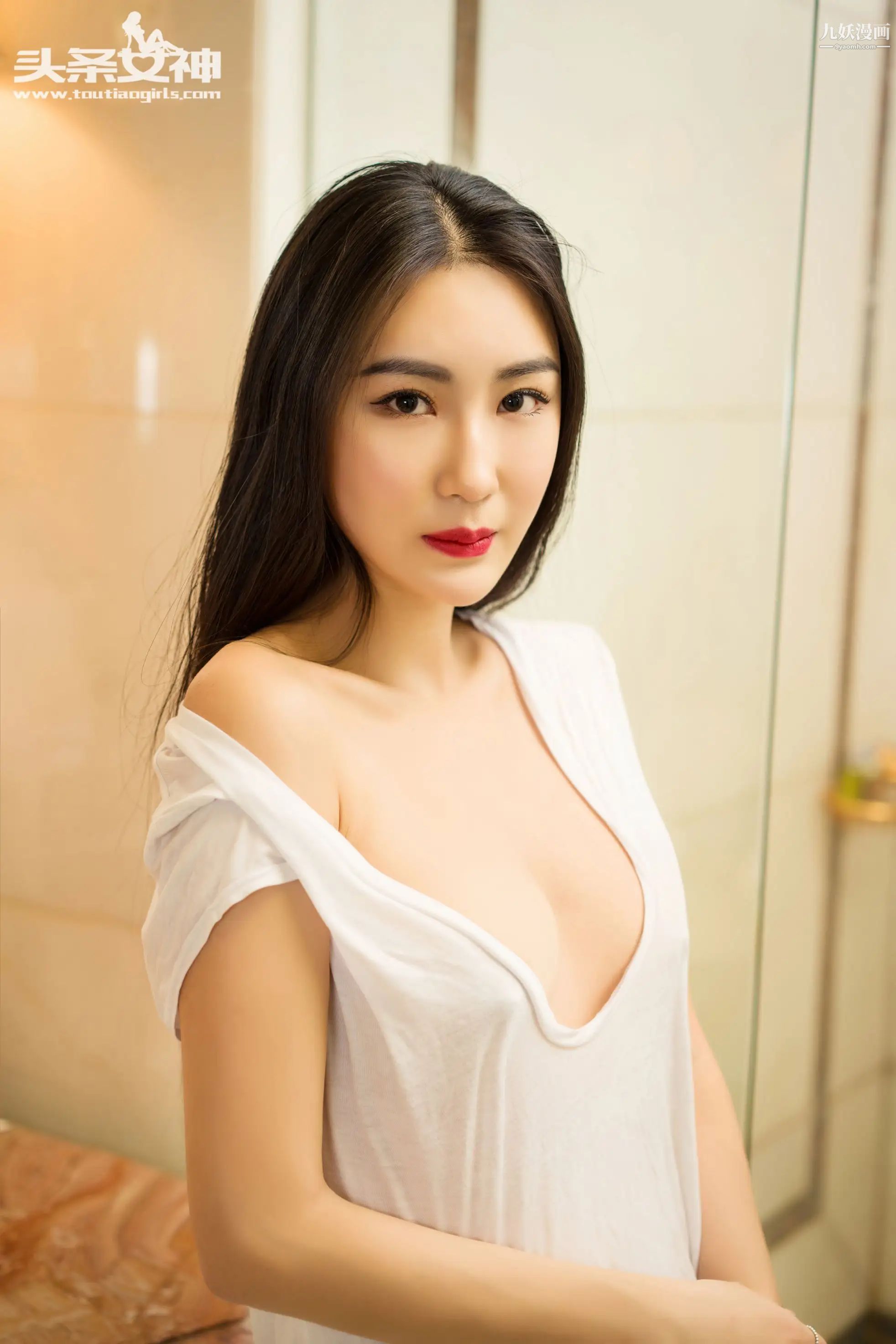 性感写真[真人集]瑷妮，一级棒身材正工作的女神，姿势撩人情欲乍泄，让多少男士难以抗拒的私房诱惑