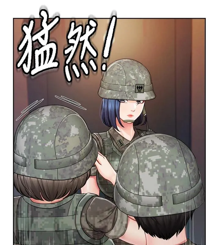 报告女班长:一根突起-第29話-訓練中發情的女兵們 - 图片 31