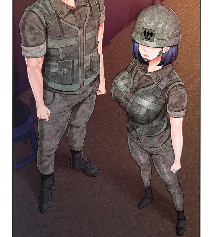 報告女班長:一根突起第29話-訓練中發情的女兵們