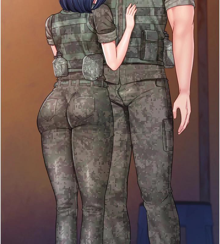 报告女班长:一根突起第29話-訓練中發情的女兵們