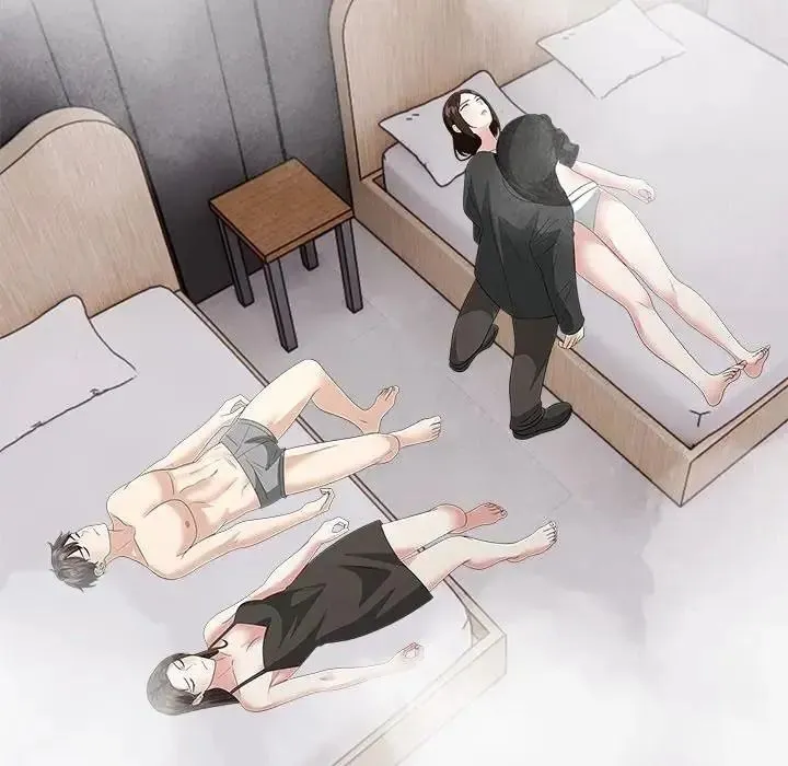 與爸爸的情婦共處一室第16話